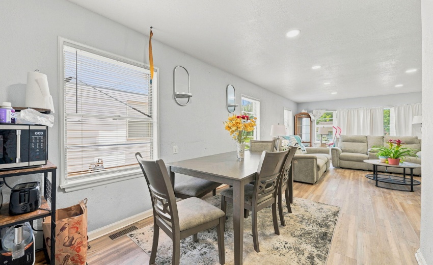 12-web-or-mls-544 Pierce Ave-11