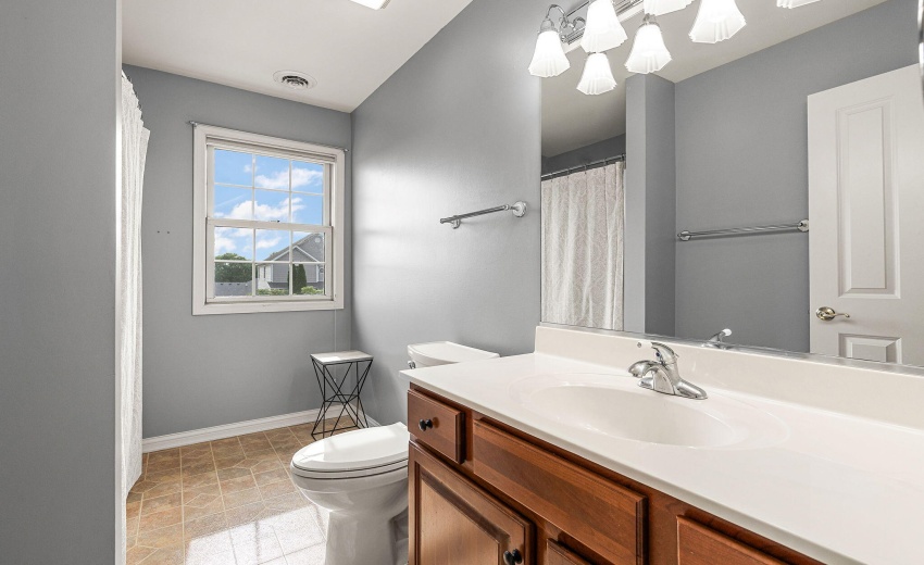 10_Kincraig_FullBath