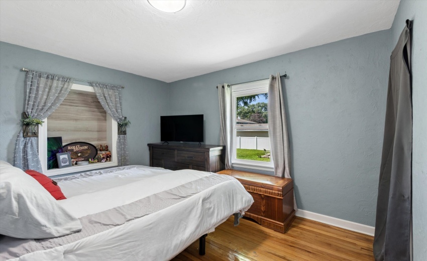 06-Bedroom