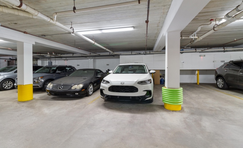 Large Clean HEATED Garage
