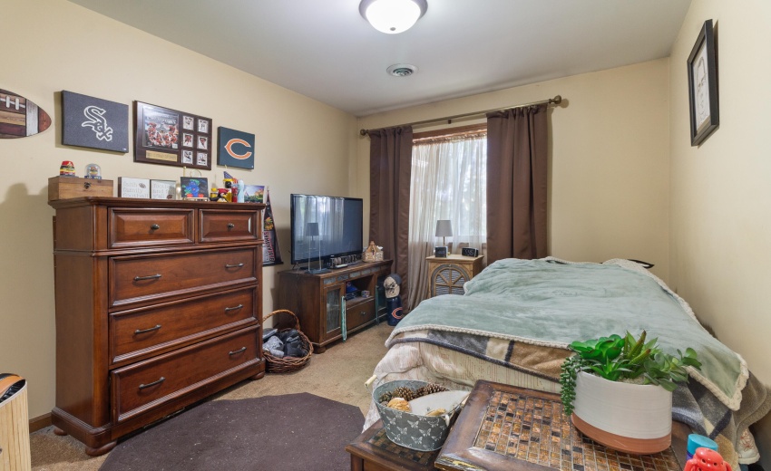 Nice Siaze second Bedroom