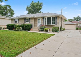 640 Julie Drive, Schererville, Indiana, 3 Bedrooms Bedrooms, 5 Rooms Rooms,2 BathroomsBathrooms,Residential,For Sale,Julie,NRA843316