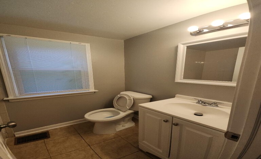 Bathroom_1 (2)