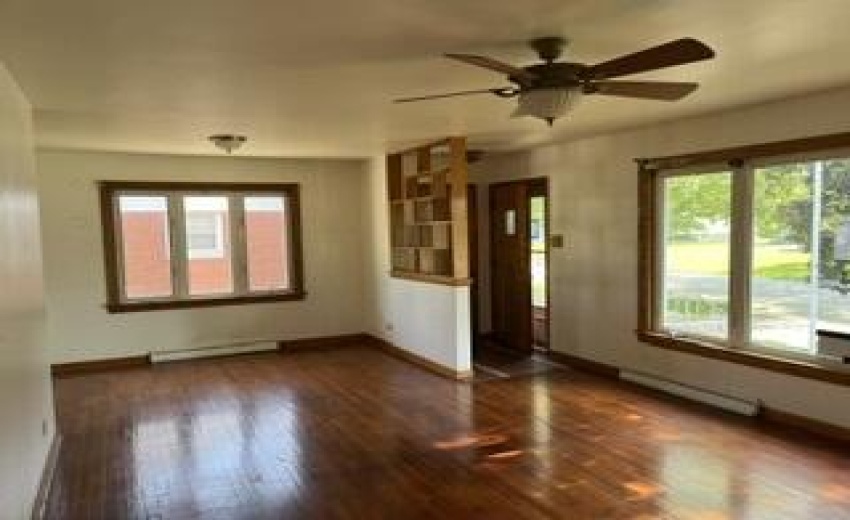 LIVING ROOM B