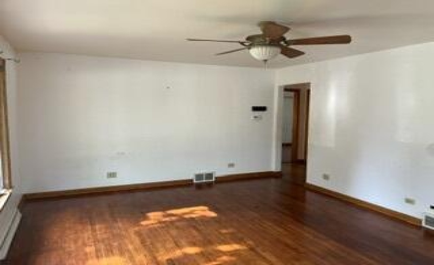 LIVING ROOM A