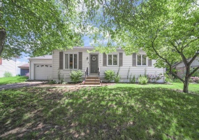 1704 Franklin Street, Valparaiso, Indiana, 2 Bedrooms Bedrooms, 4 Rooms Rooms,2 BathroomsBathrooms,Residential,For Sale,Franklin,NRA842110 1704 Franklin Street, Valparaiso, Indiana, 2 Bedrooms Bedrooms, 4 Rooms Rooms,2 BathroomsBathrooms,Residential,For Sale,Franklin,NRA842110