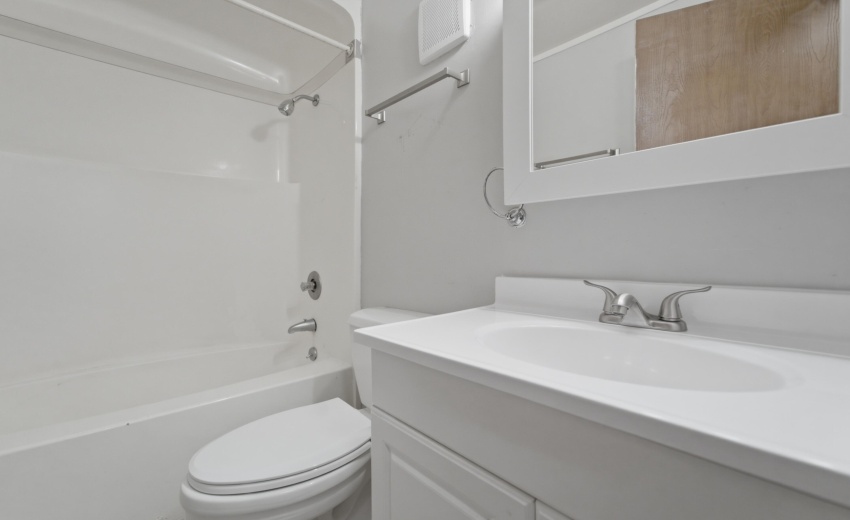 Full Bathroom