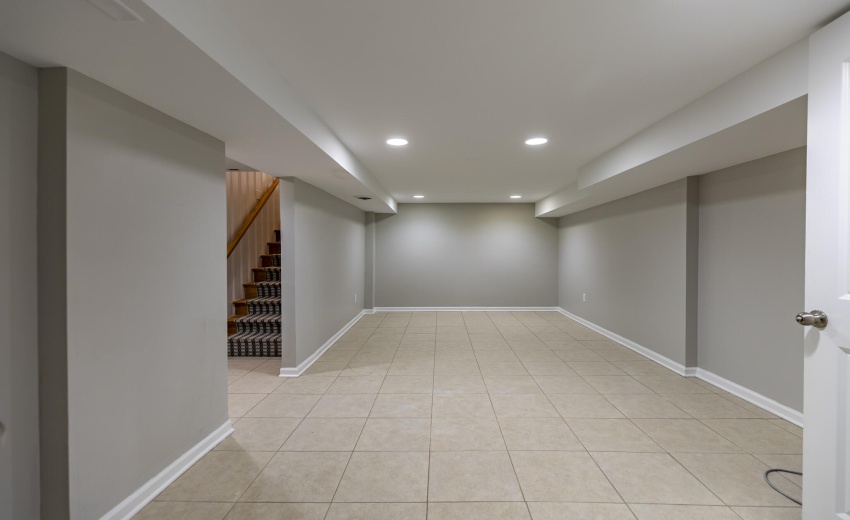 1147 W 62nd Ave-29