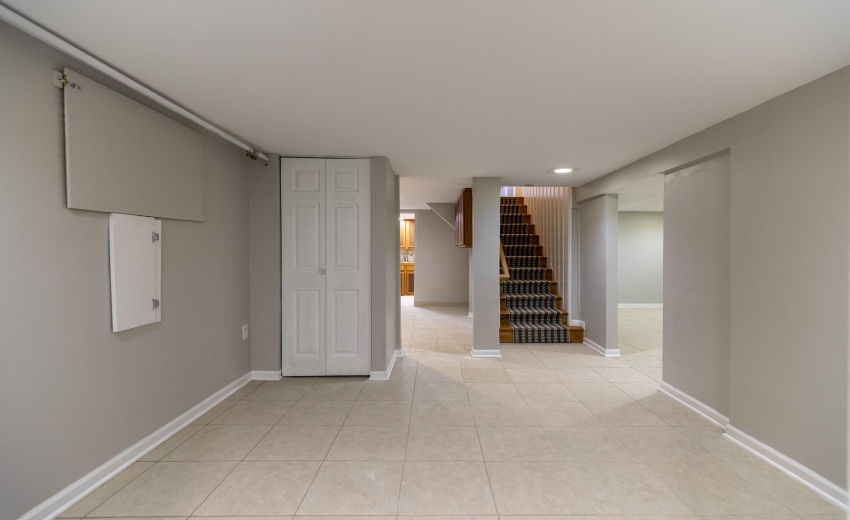 1147 W 62nd Ave-27