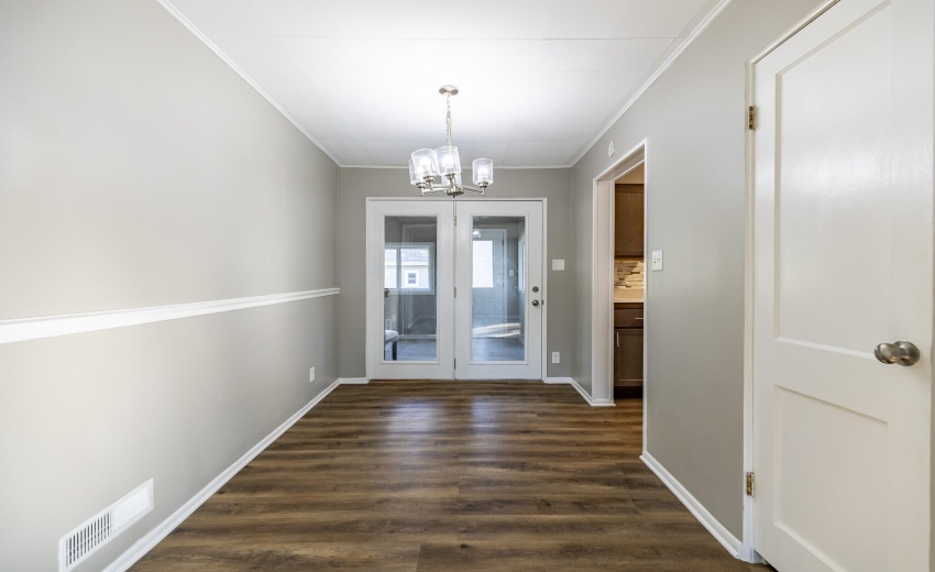 1147 W 62nd Ave-14