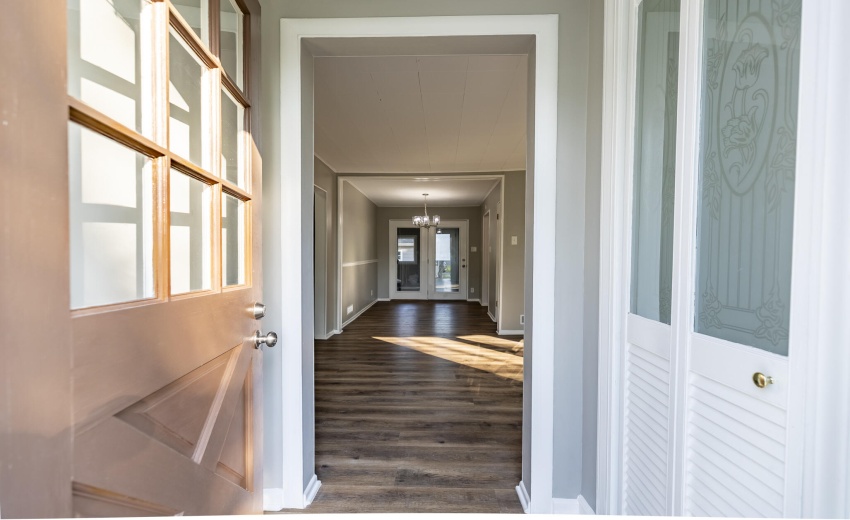 1147 W 62nd Ave-6