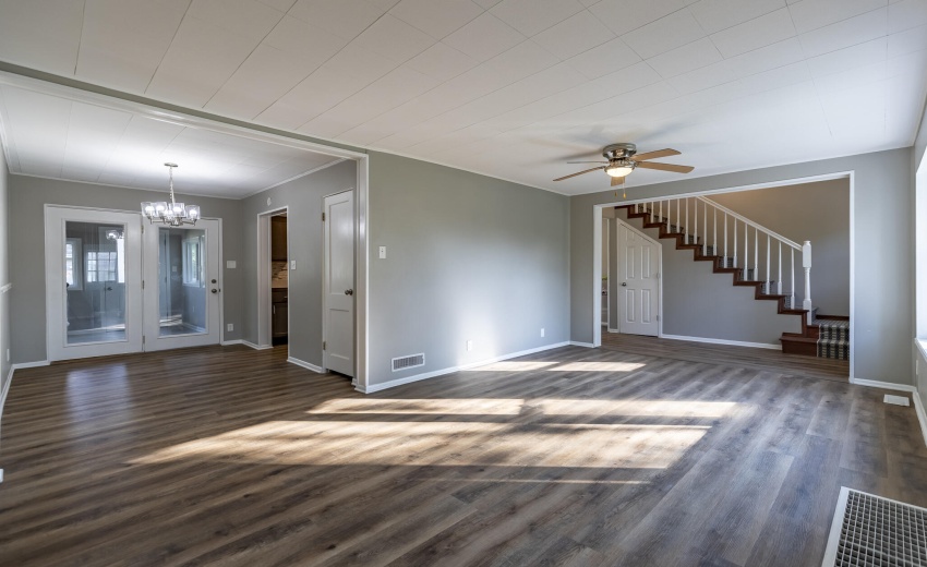1147 W 62nd Ave-7