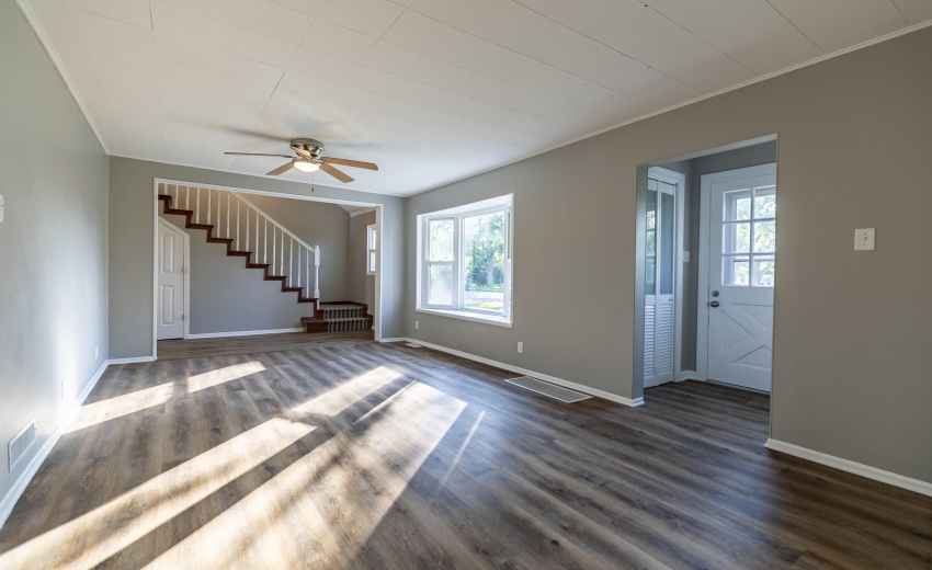 1147 W 62nd Ave-8