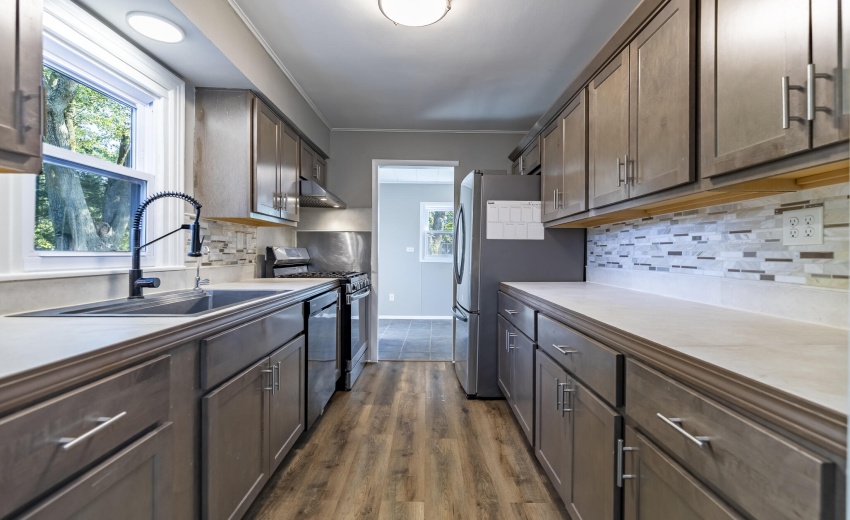 1147 W 62nd Ave-13