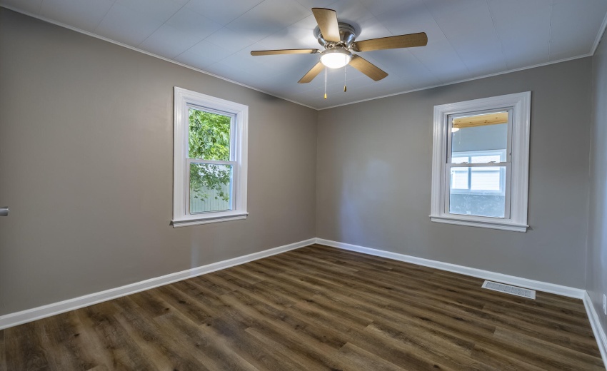 1147 W 62nd Ave-18