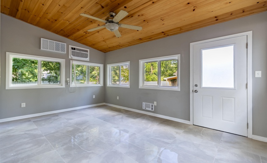 1147 W 62nd Ave-19
