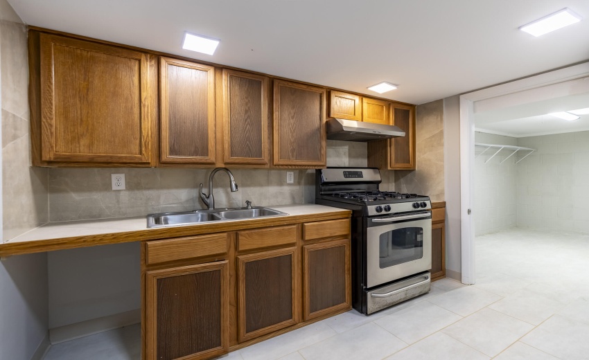 1147 W 62nd Ave-34