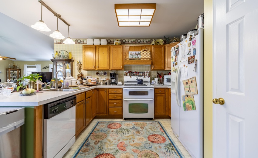 668 Ash Ct-13
