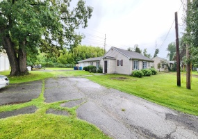 10 1/2 36th Place, Hobart, Indiana, 3 Bedrooms Bedrooms, 7 Rooms Rooms,3 BathroomsBathrooms,Residential,For Sale,36th,NRA843553 10 1/2 36th Place, Hobart, Indiana, 3 Bedrooms Bedrooms, 7 Rooms Rooms,3 BathroomsBathrooms,Residential,For Sale,36th,NRA843553