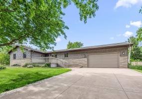 2499 Willowwood Avenue, Valparaiso, Indiana, 3 Bedrooms Bedrooms, 11 Rooms Rooms,3 BathroomsBathrooms,Residential,For Sale,Willowwood,NRA840801
