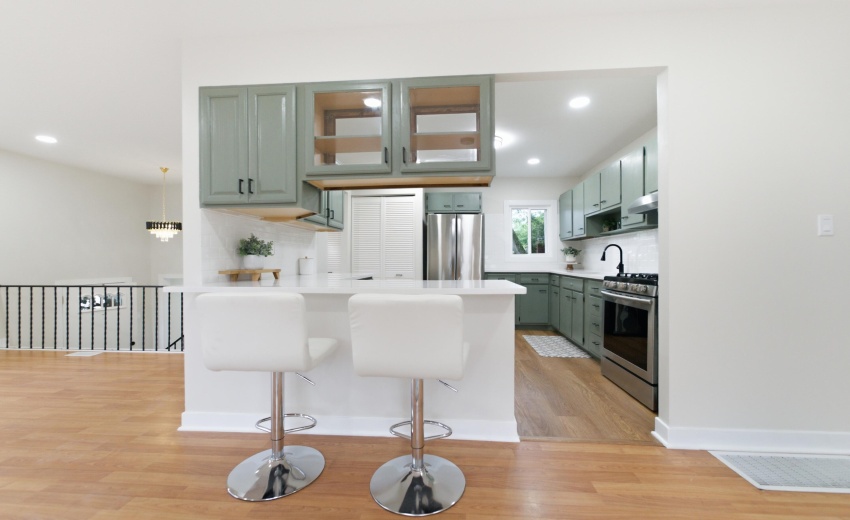 Kitchen with Bar Stool Seating