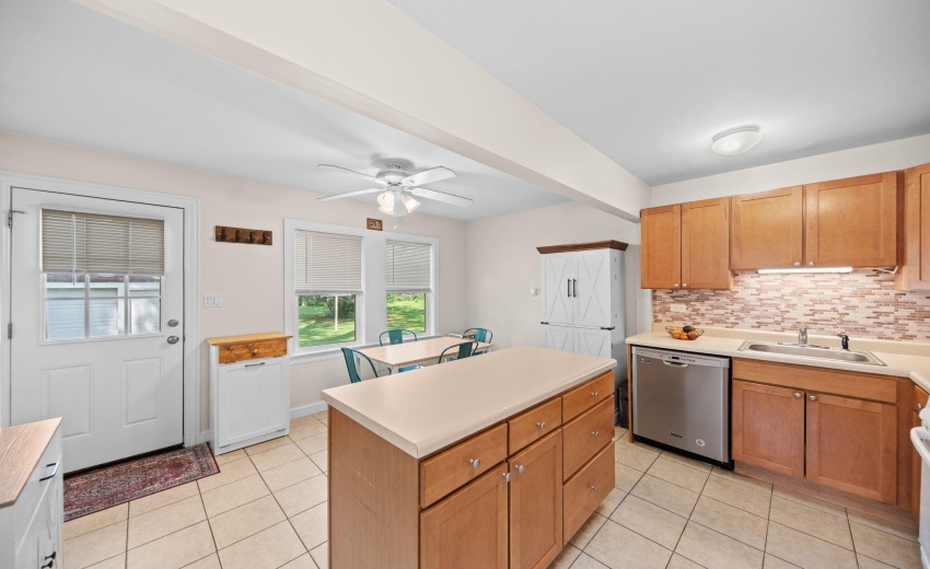 Dining/Kitchen