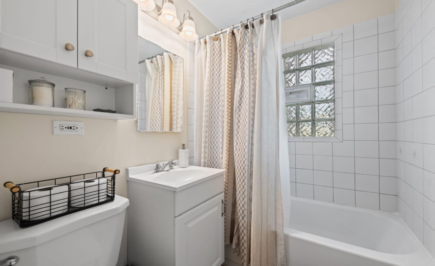 Main Bathroom