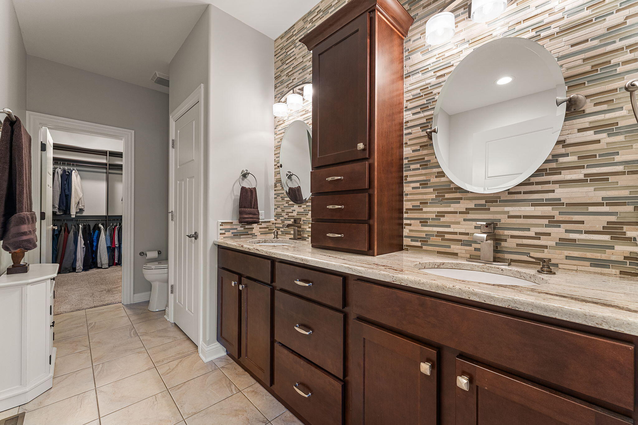 Primary En-Suite Bathroom