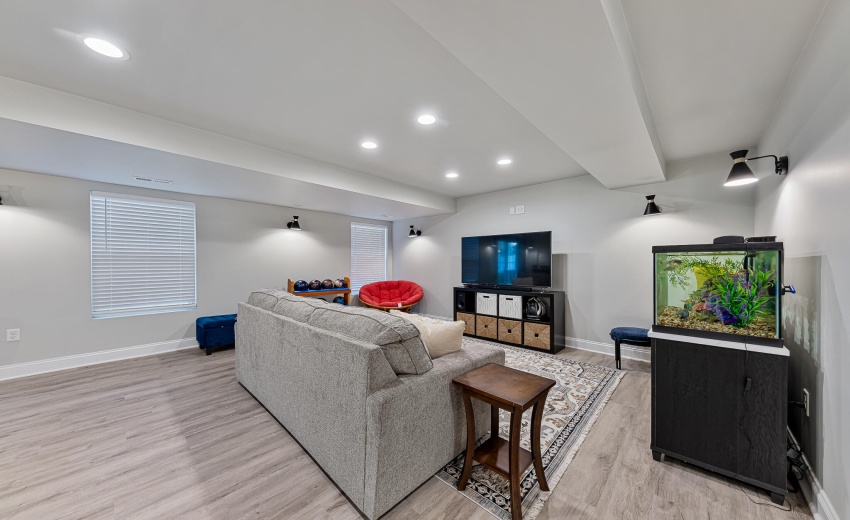 1462 Gates Dr (22 of 35)