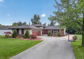 10000 Redbud Road, Munster, Indiana, 4 Bedrooms Bedrooms, 12 Rooms Rooms,2 BathroomsBathrooms,Residential,For Sale,Redbud,NRA843749