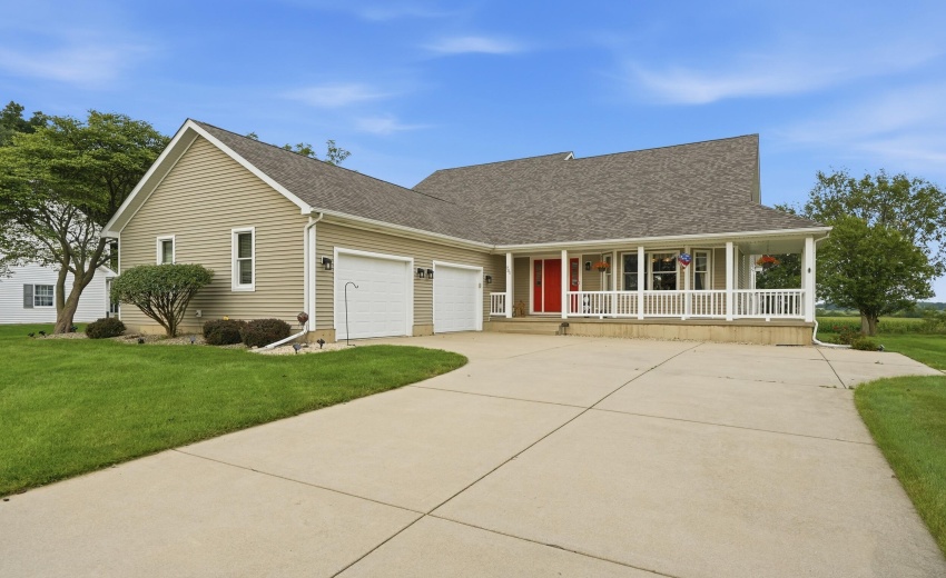 731 Oakbrook Drive