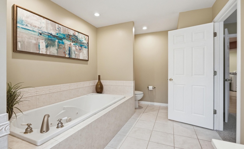 731 Oakbrook Drive