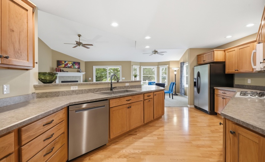 731 Oakbrook Drive