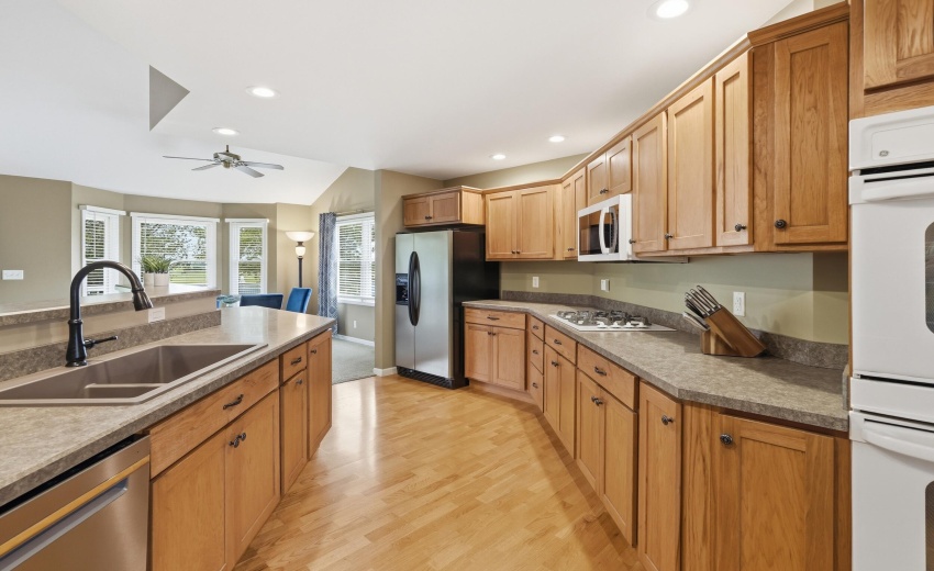 731 Oakbrook Drive