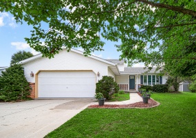 585 Lake Park Drive, Valparaiso, Indiana, 4 Bedrooms Bedrooms, 9 Rooms Rooms,2 BathroomsBathrooms,Residential,For Sale,Lake Park,NRA843775