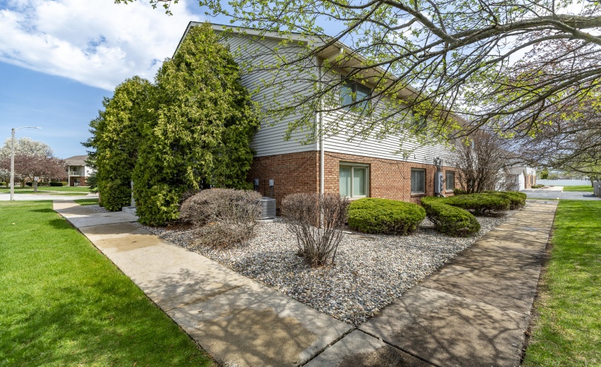 2104 Terrace Dr-24