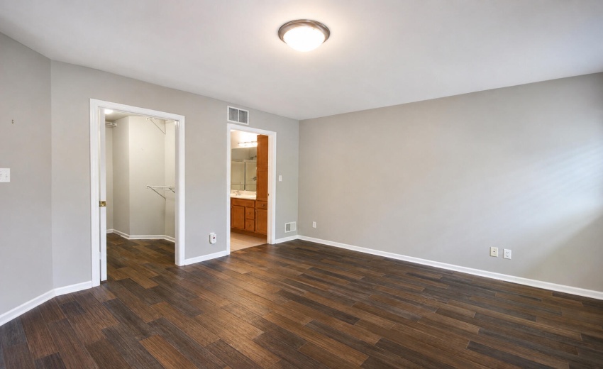 1081 Wildwood Ln 2