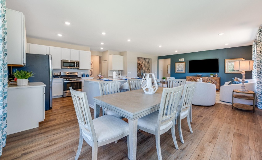 g CHB_Huntley_Pic_SienaC_Dining room - 2