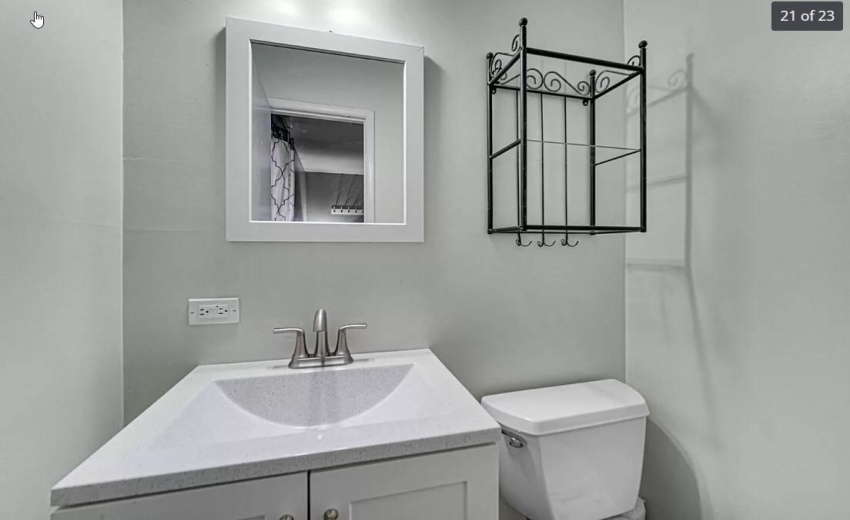 2207 Fernhill Bathroom 3