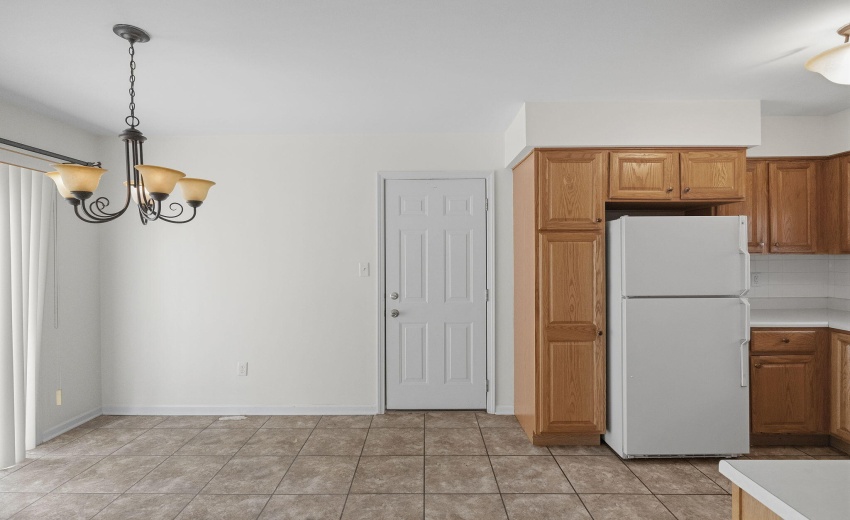 Dinette with access to garage
