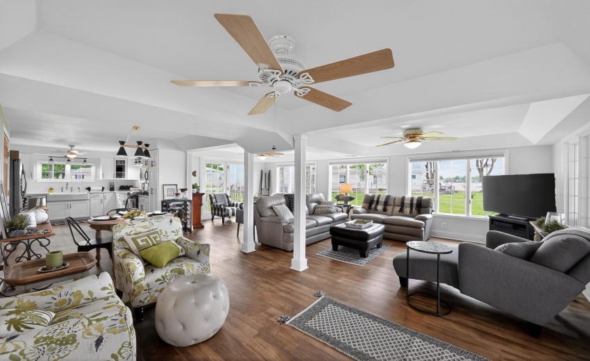 12_6019_S_State_Rd_10-Living_room-4576