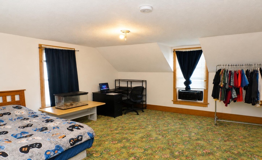 bed 4 monon