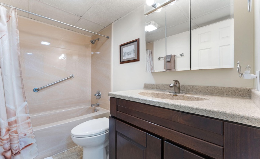 2511 E Lakeshore Dr.