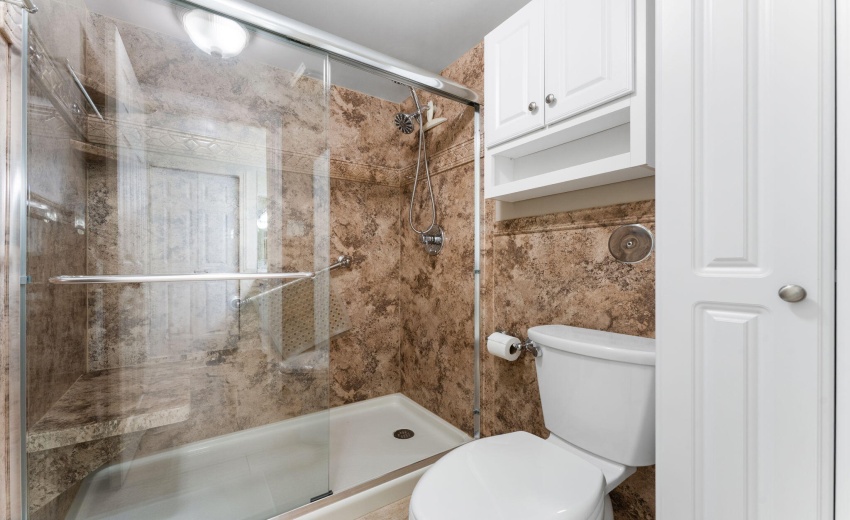 2511 E Lakeshore Dr.