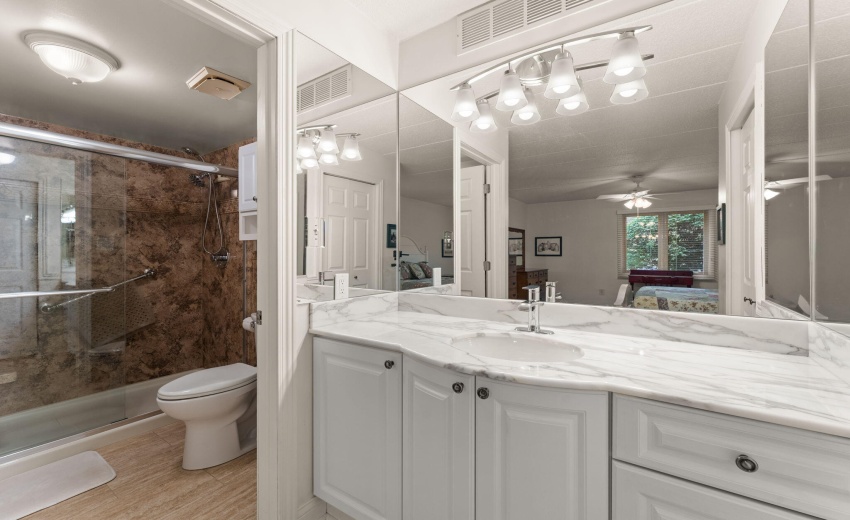 2511 E Lakeshore Dr.