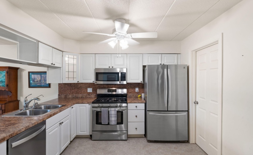 2511 E Lakeshore Dr.