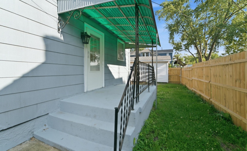 Side door