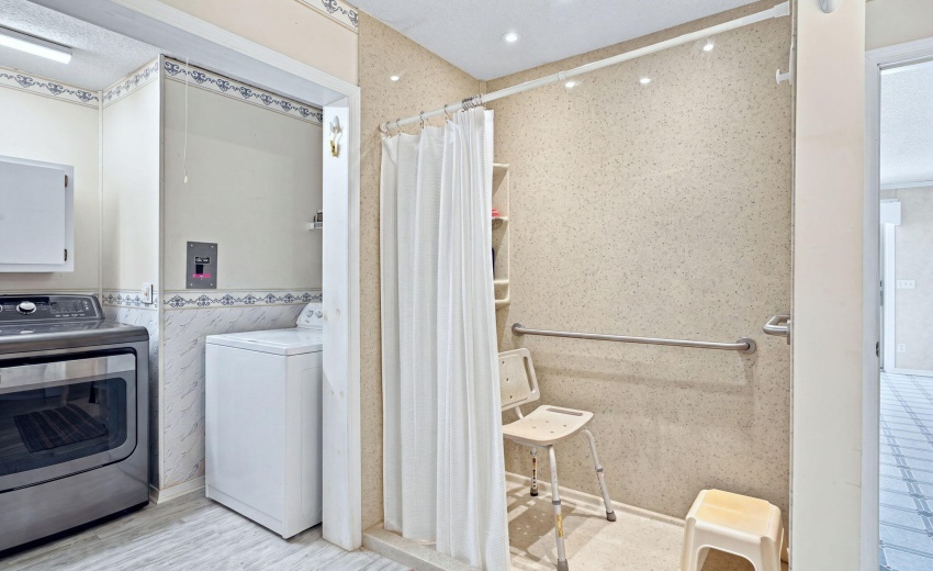 28-web-or-mls-213 S Park St-39