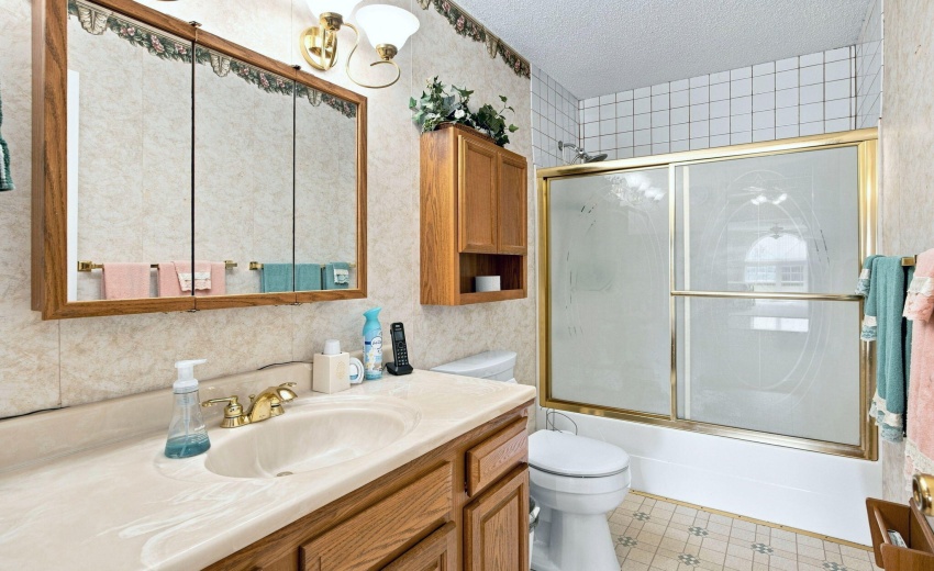 15-web-or-mls-213 S Park St-26