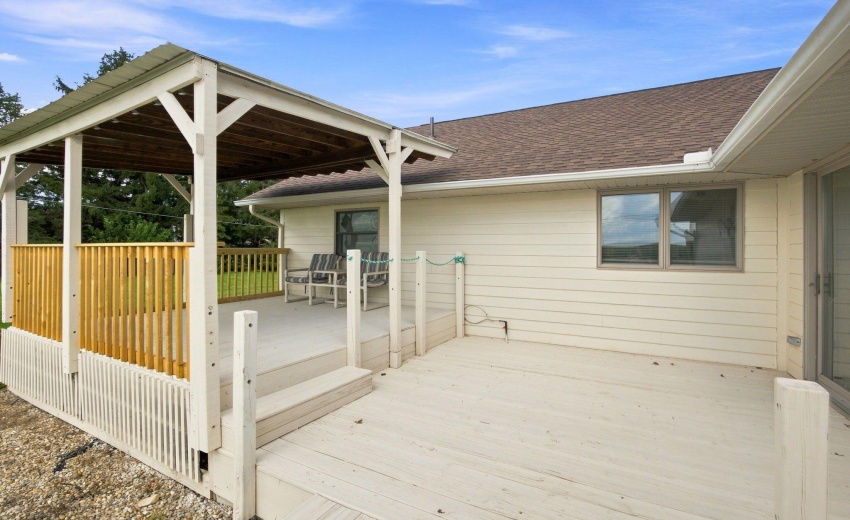 32-web-or-mls-213 S Park St-44